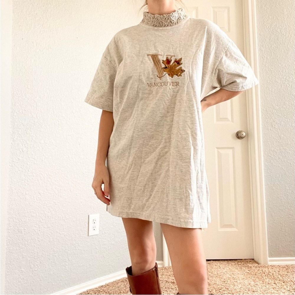 Vintage Vancouver Crochet Neck Embroidered Graphic Tee Shirt